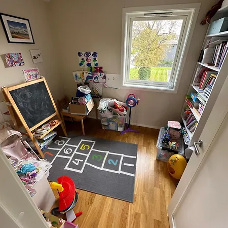 Apartamento Stylish House With Large Windows